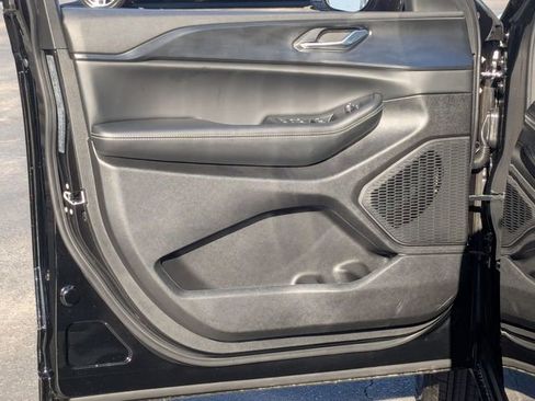 New 2025 Jeep Grand Cherokee L Altitude image 10