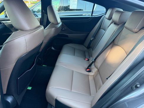 Used 2023 Lexus ES 350 w/ Premium Package FWD image 28