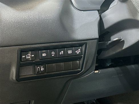 Used 2022 Toyota Tundra Limited image 8