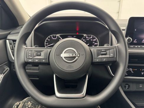 Used 2024 Nissan Rogue S image 16