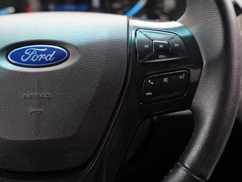 Used 2018 Ford Explorer XLT FWD image 11