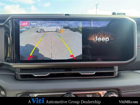 Used 2024 Jeep Wrangler Unlimited Rubicon 392 image 33