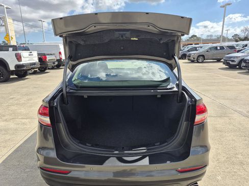 Certified 2020 Ford Fusion SE image 8