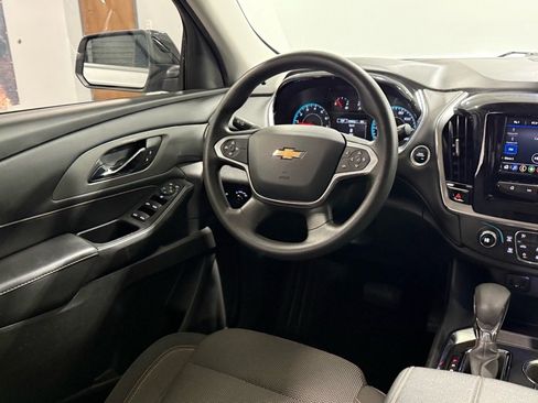 Used 2021 Chevrolet Traverse LS image 11