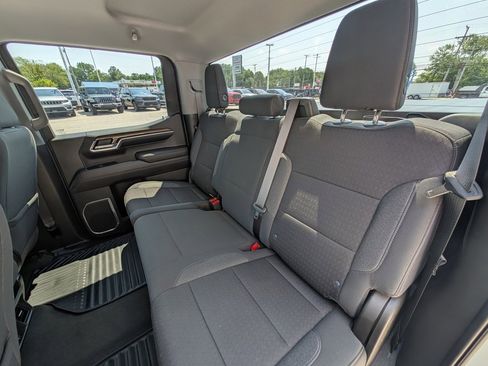 Used 2022 Chevrolet Silverado 1500 LT image 17