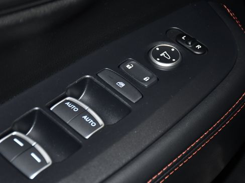 Certified 2025 Honda HR-V Sport image 33