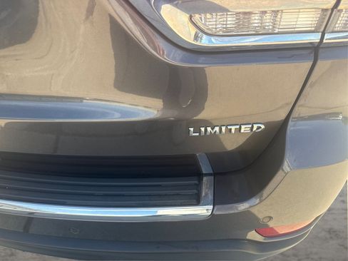 Used 2015 Jeep Grand Cherokee Limited AWD/4WD image 22