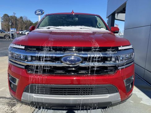 Used 2022 Ford Expedition Limited image 12