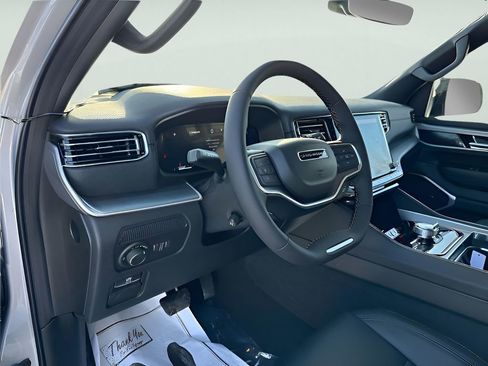 New 2026 Jeep Grand Wagoneer Limited w/ Convenience Group I image 27