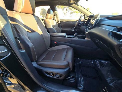 Certified 2025 Lexus RX 450h Luxury image 11