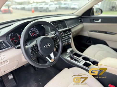 Used 2018 Kia Optima LX w/ 17" Alloy Wheels Package FWD image 19