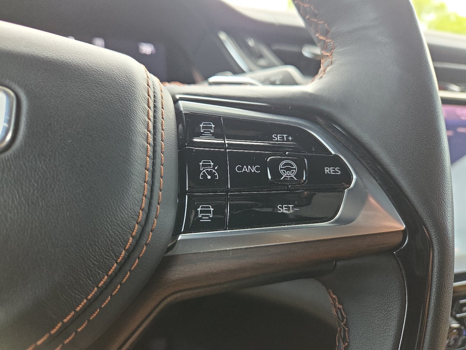 Used 2024 Jeep Grand Cherokee L Summit w/ High Altitude Package AWD/4WD image 19