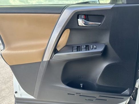 Used 2016 Toyota RAV4 XLE image 10