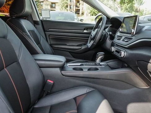 Used 2022 Nissan Altima 2.5 SR FWD image 17