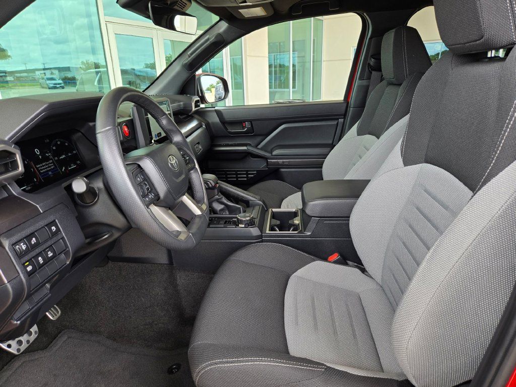 Used 2025 Toyota 4Runner TRD Sport AWD/4WD image 9