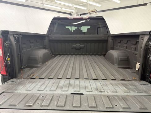 Used 2021 Chevrolet Silverado 1500 Custom w/ LPO, Blackout Package RWD image 18