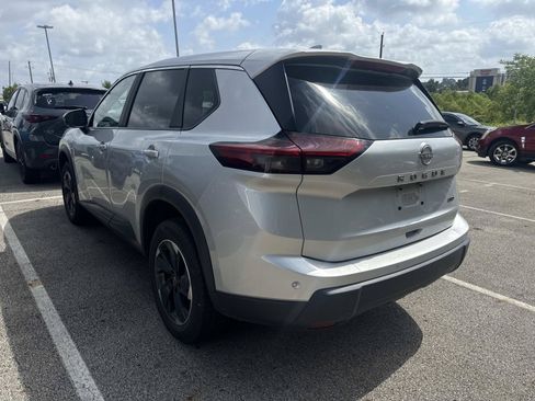 Used 2025 Nissan Rogue SV AWD/4WD image 3