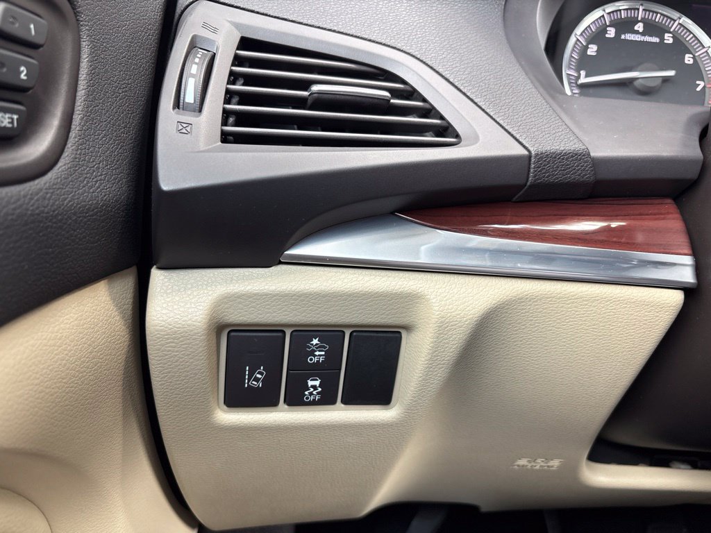 Used 2016 Acura MDX w/ Technology Package AWD/4WD image 34