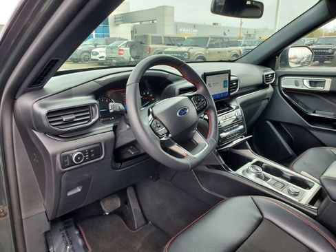 Used 2024 Ford Explorer ST-Line w/ Class IV Trailer Tow Package image 13