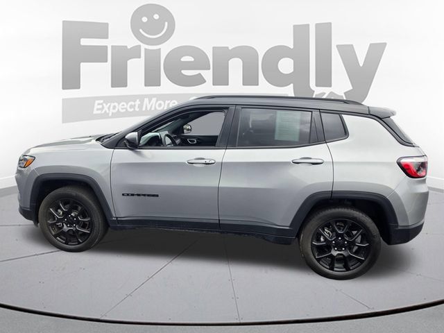 Used 2023 Jeep Compass Latitude w/ Convenience Group AWD/4WD image 8