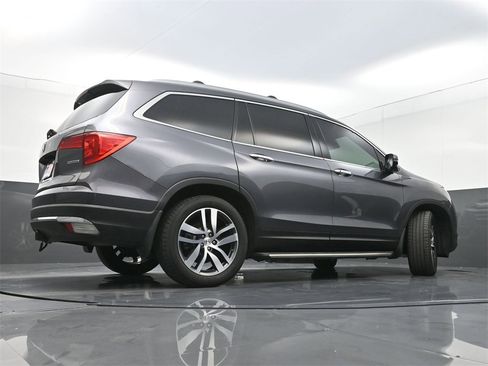 Used 2018 Honda Pilot Touring image 34