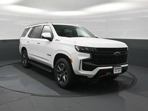 Used 2023 Chevrolet Tahoe Z71 w/ Luxury Package AWD/4WD image 2