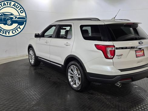 Used 2019 Ford Explorer XLT w/ Equipment Group 202A AWD/4WD image 5