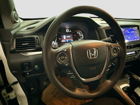 Used 2017 Honda Pilot EX image 12