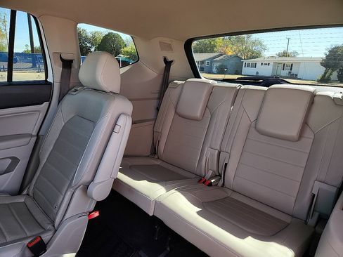 Used 2021 Volkswagen Atlas SEL Premium image 5