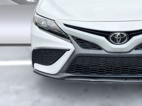 Used 2024 Toyota Camry SE FWD image 11