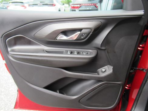 Used 2024 GMC Terrain SLE w/ Driver Convenience Package FWD image 21