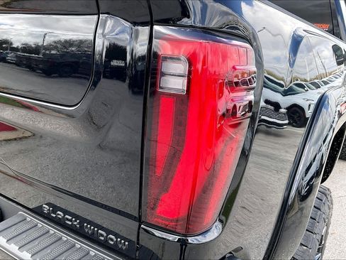 New 2026 GMC Sierra 2500 Denali w/ Denali Reserve Package AWD/4WD image 12
