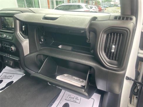 Used 2019 Chevrolet Silverado 1500 Custom w/ Custom Value Package AWD/4WD image 10
