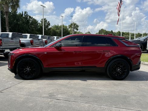 Used 2024 Cadillac Lyriq Sport RWD image 8