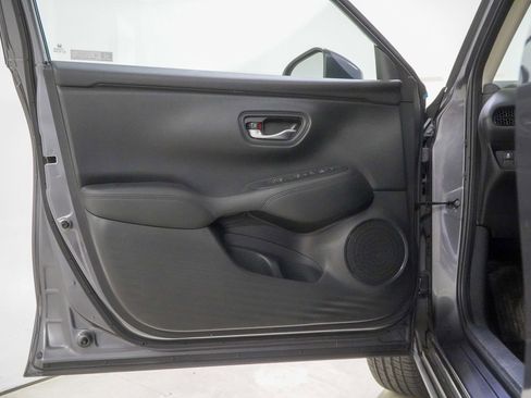 Used 2023 Honda HR-V LX image 18