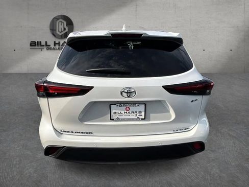 Used 2026 Toyota Highlander Limited AWD/4WD image 7