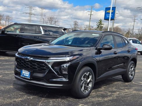 New 2026 Chevrolet Trax LT w/ Driver Confidence Package image 3
