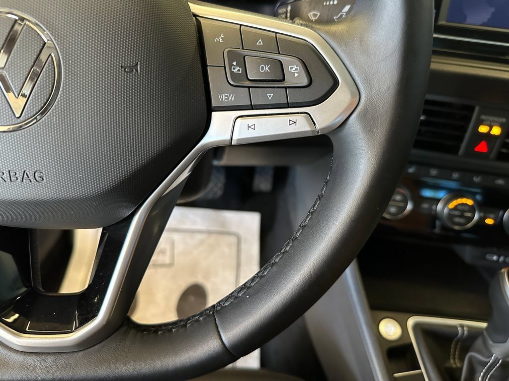 Used 2023 Volkswagen Jetta SE FWD image 12
