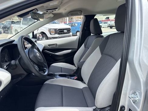 Used 2025 Toyota Corolla LE FWD image 25