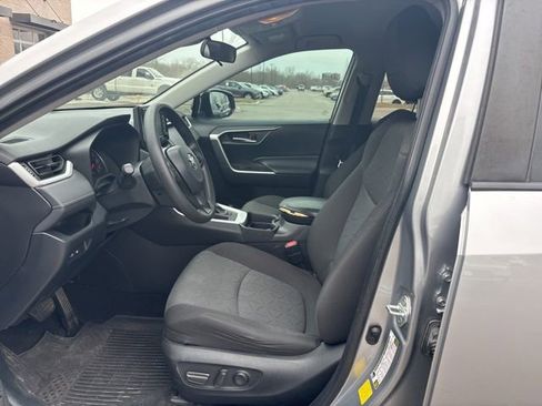 Used 2020 Toyota RAV4 XLE image 20