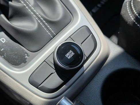 New 2025 Hyundai Venue SEL image 29