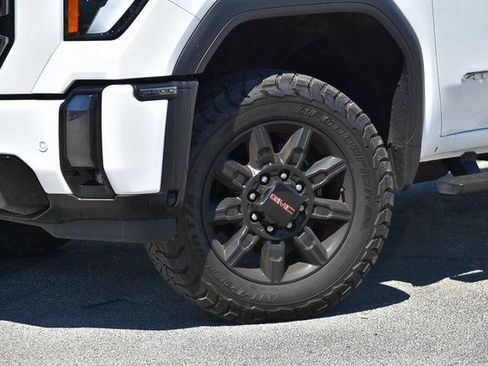 Certified 2024 GMC Sierra 2500 AT4 image 2