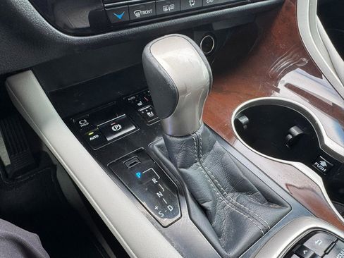 Used 2017 Lexus RX 350 FWD w/ Premium Package image 18