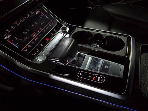 Used 2019 Audi Q8 Prestige image 28