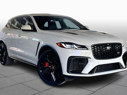 Used 2023 Jaguar F-PACE SVR image 3