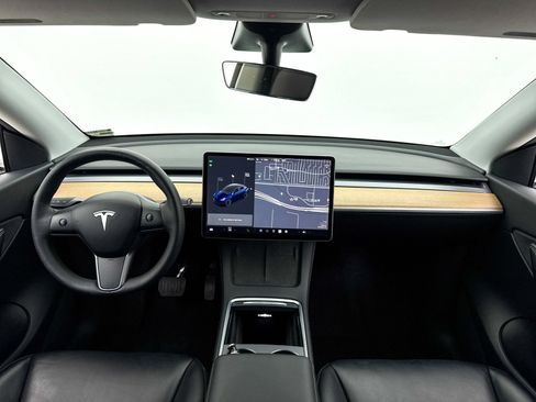 Used 2021 Tesla Model Y Long Range AWD/4WD image 32