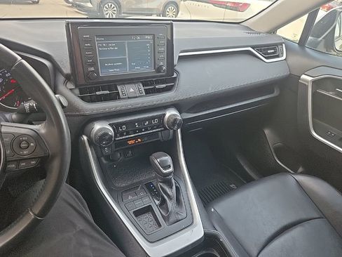 Used 2019 Toyota RAV4 XLE Premium image 16