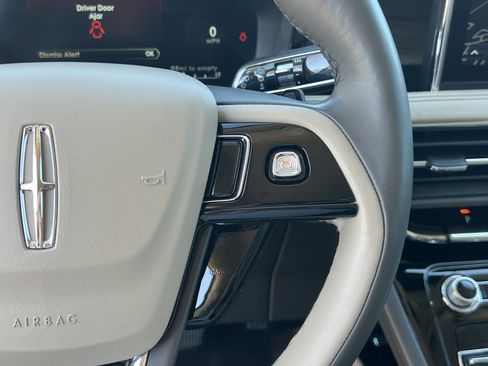 Used 2022 Lincoln Corsair Reserve w/ Elements Package image 12