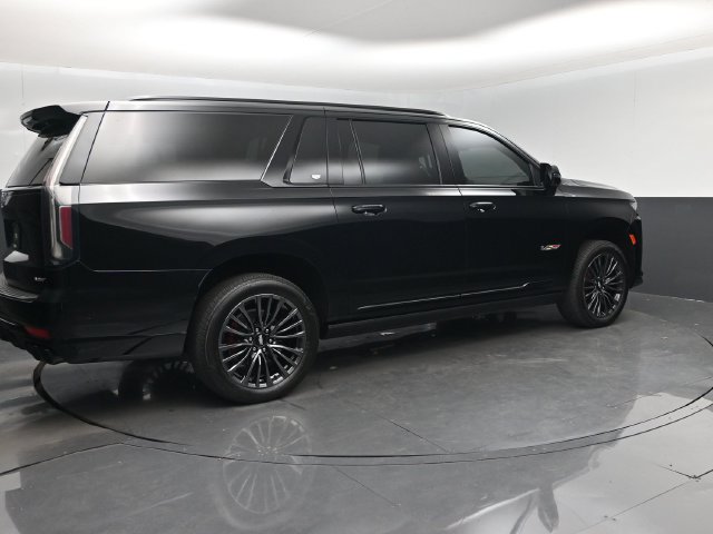 Used 2024 Cadillac Escalade ESV V w/ Heavy-Duty Trailer Package AWD/4WD image 3