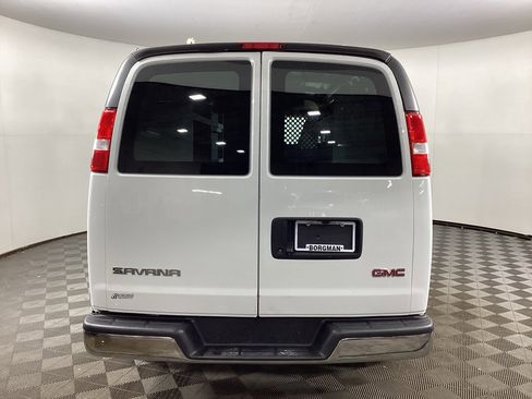 Used 2020 GMC Savana 2500 image 3